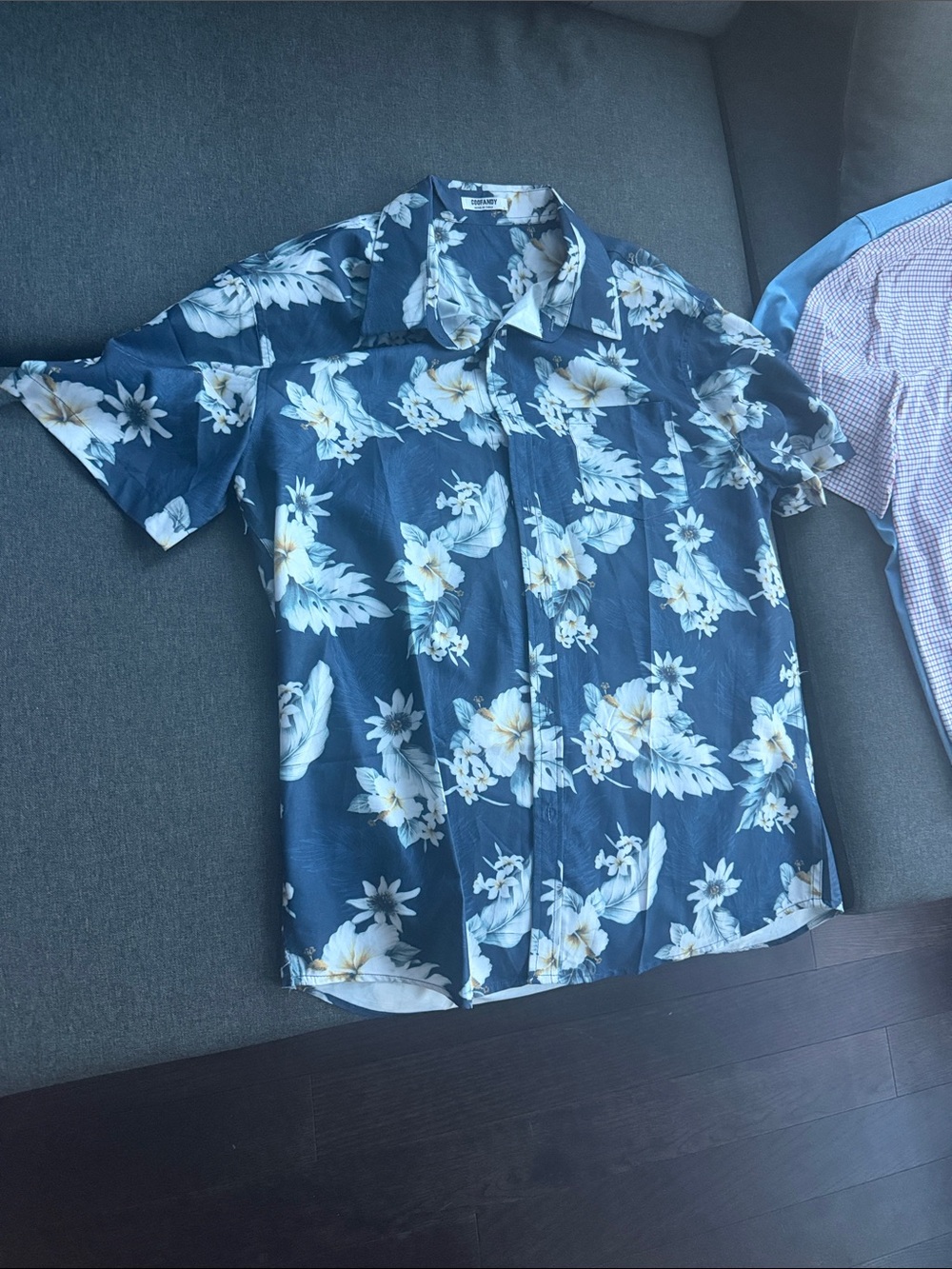 Men's Blue Floral Short-Sleeve Button-Down Shirt